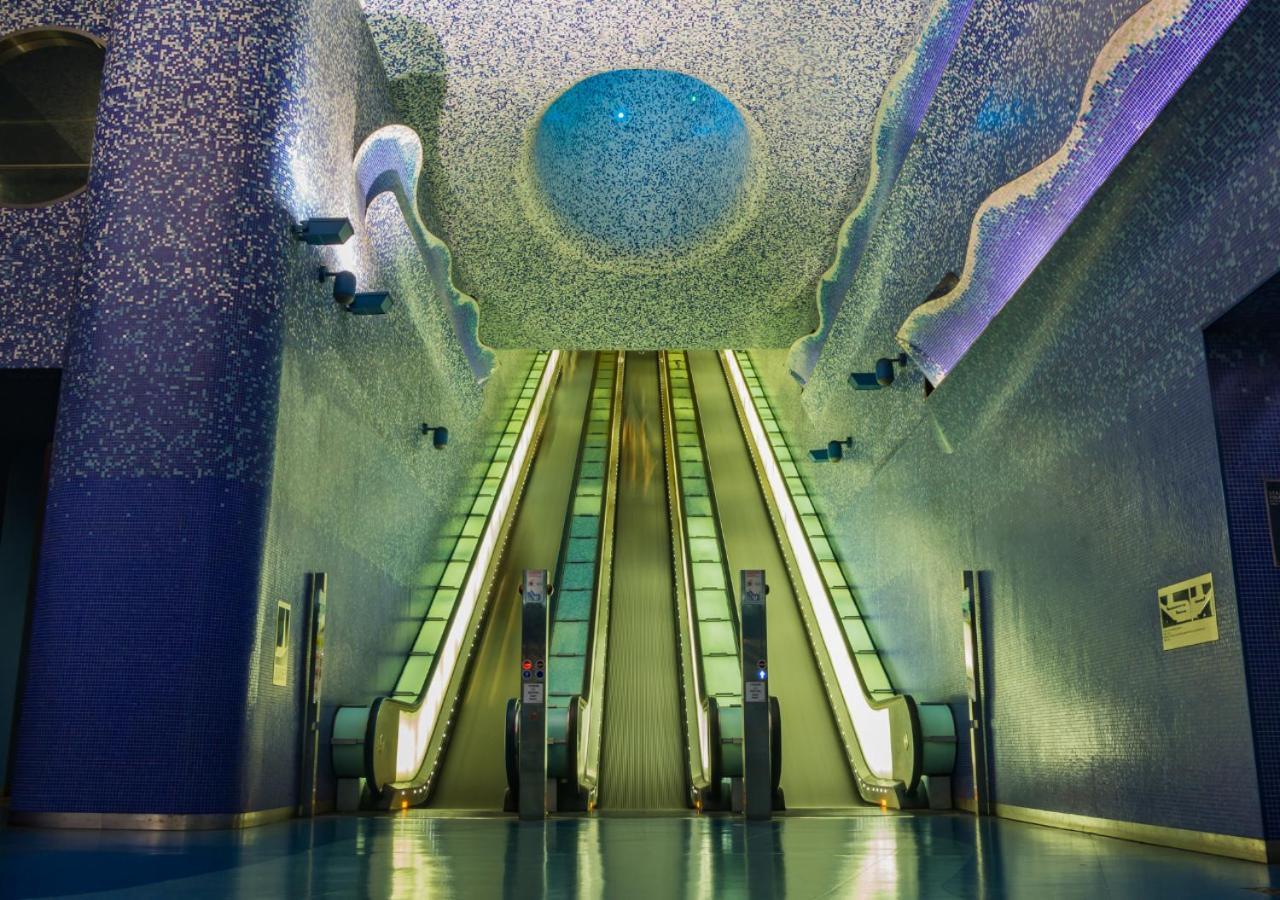 شقة Metro Amedeo - Stanza Privata Con Vasca Idromassaggio نابولي المظهر الخارجي الصورة